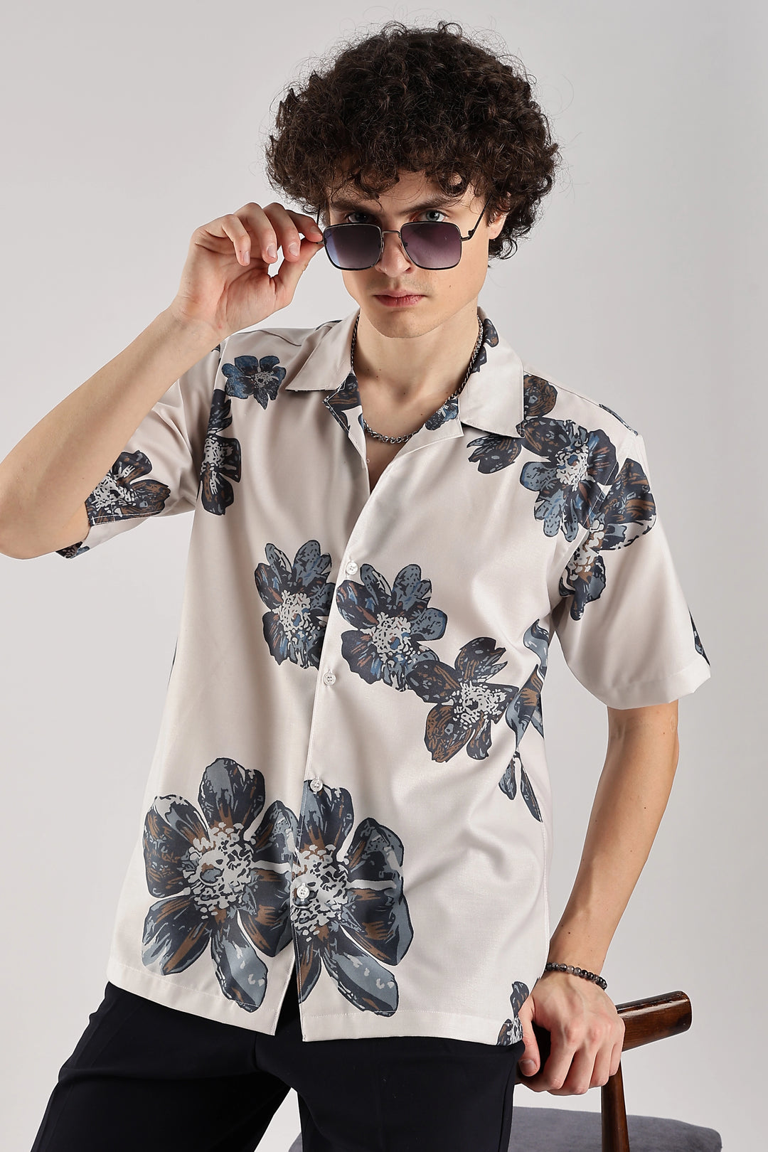 Biege blossoms printed short sleeve shirt