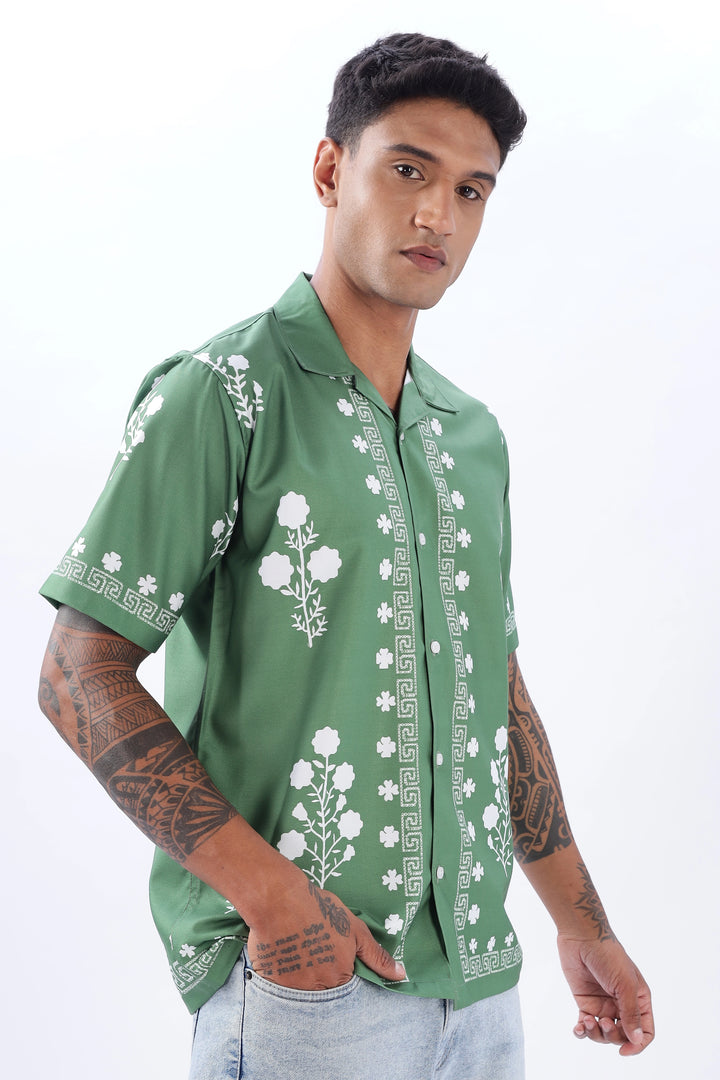 Green border printed camp collar short sleeve shirt