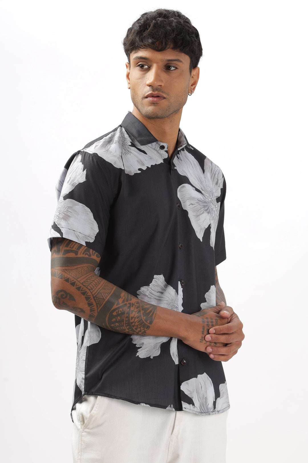 Black big flower printed shirt