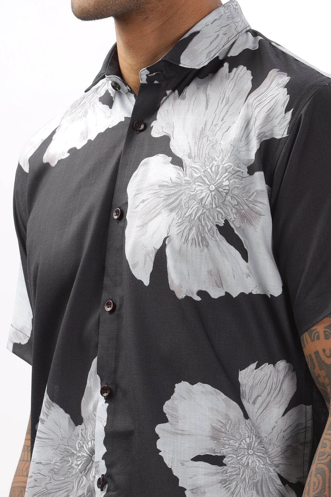 Black big flower printed shirt