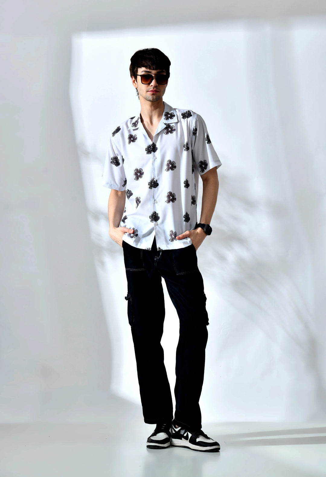 White floral printed hawain collar shirt